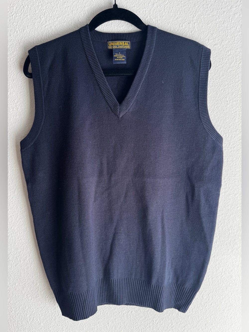 Universal Men's Dark Navy V-Neck Sweater Vest Small